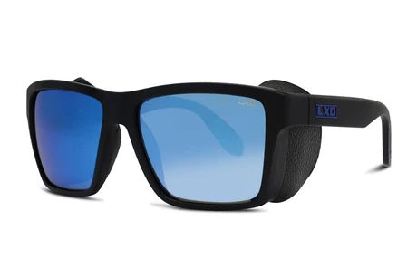 Caspian polarised sunglasses with removable side-blinkers

Caspian fishing sunglasses with mineral glass lenses

Caspian sunglasses featuring Grilamid TR-90 frame

Caspian sunglasses with non-slip nose pads and temple tips